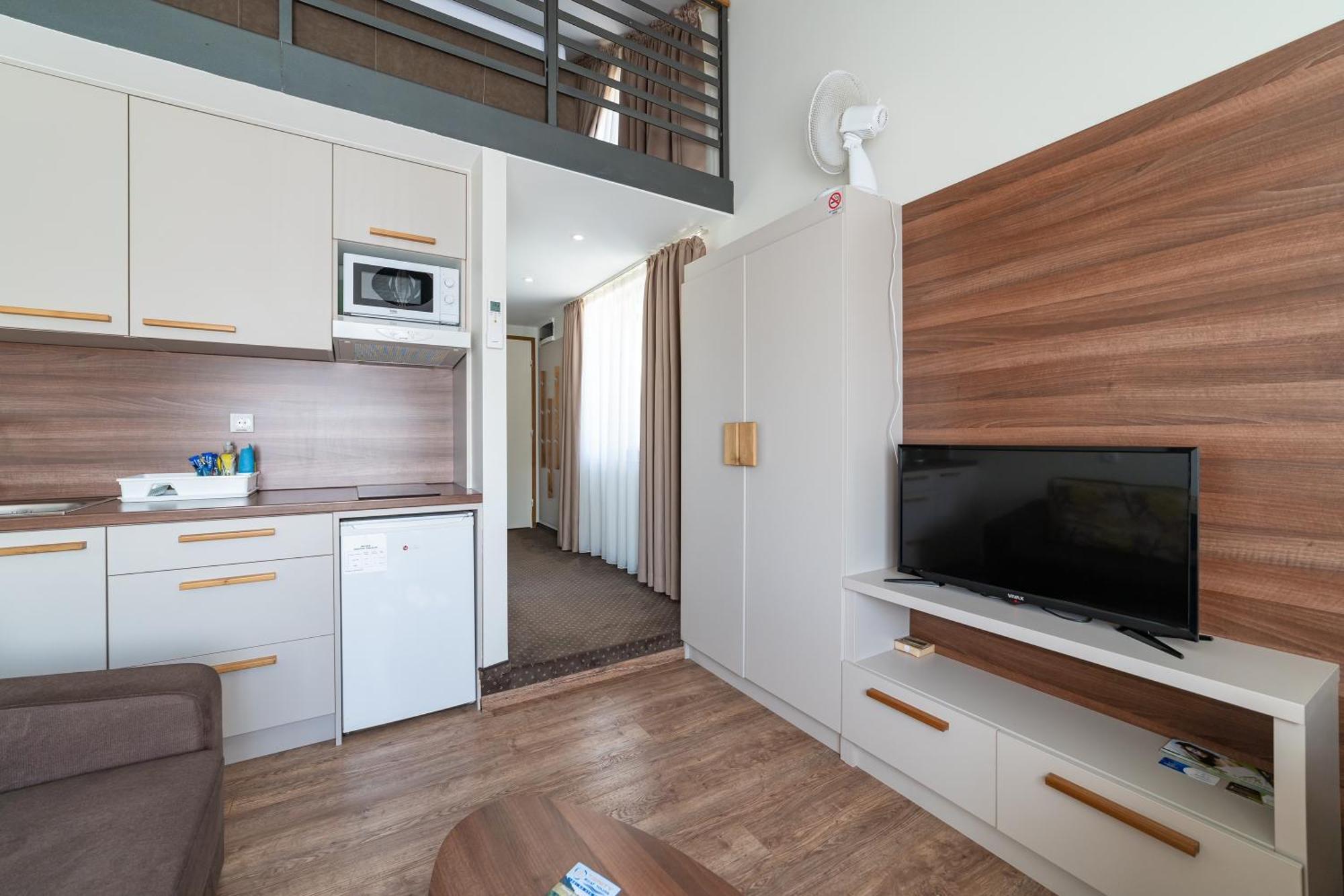 Atrijum Apartments And Rooms Kladovo Exterior foto